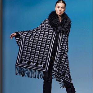 Cape with real fox collar